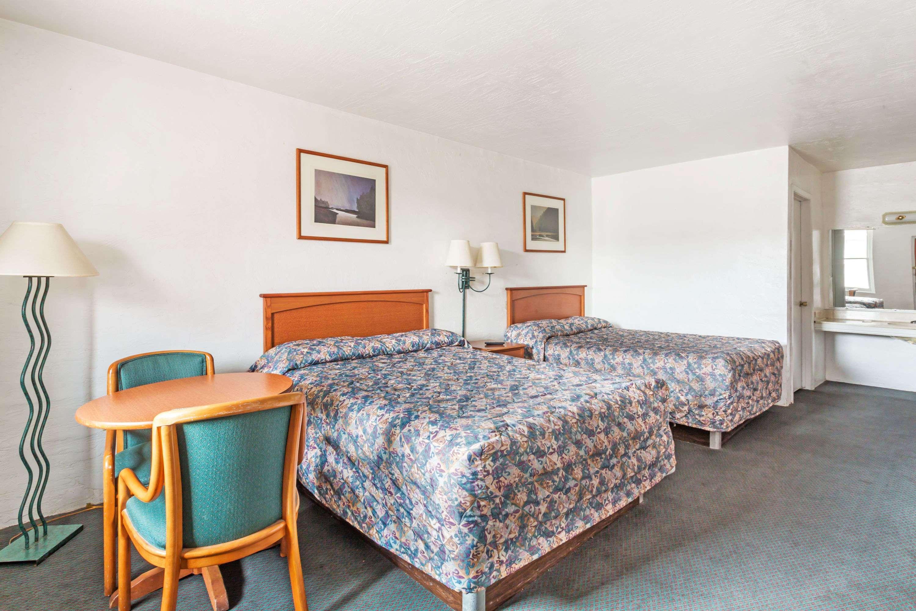 Knights Inn Wendover Buitenkant foto