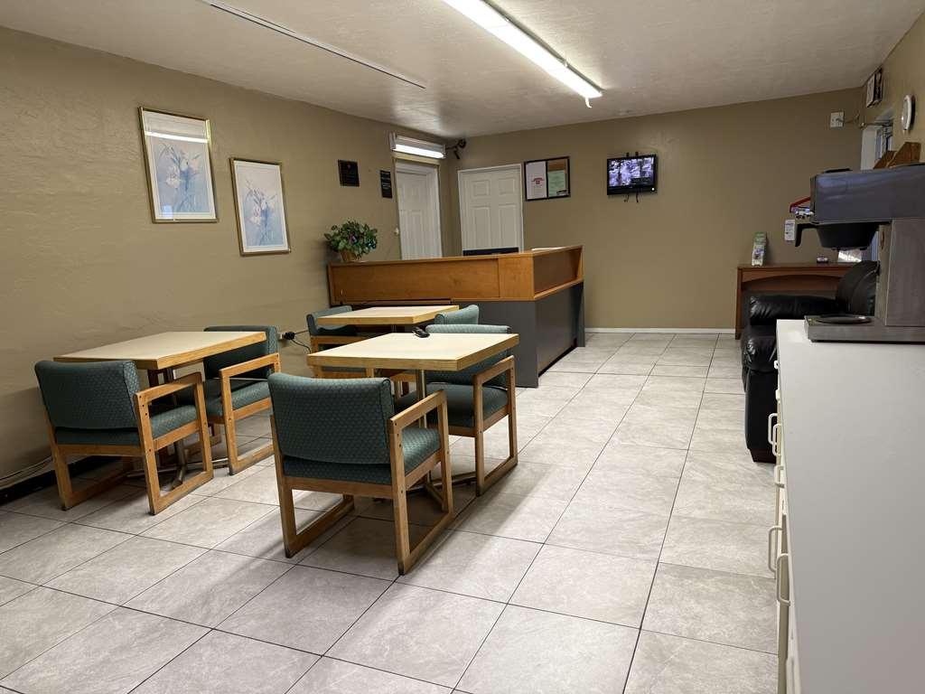 Knights Inn Wendover Restaurant foto