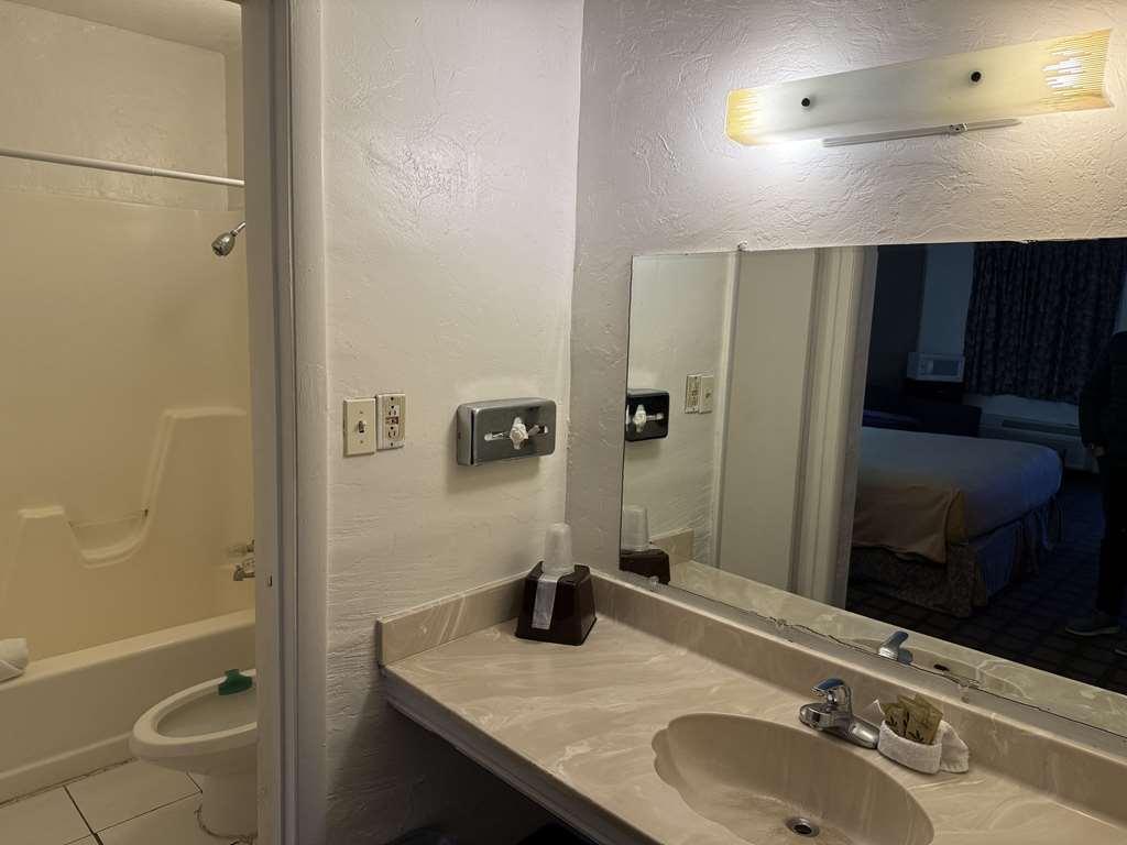 Knights Inn Wendover Kamer foto