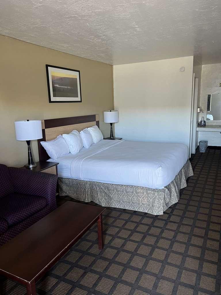 Knights Inn Wendover Kamer foto